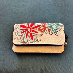 Thirty-One Natural Daisy wallet